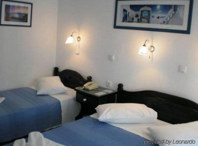 Dilion Hotel Parikia  Room photo